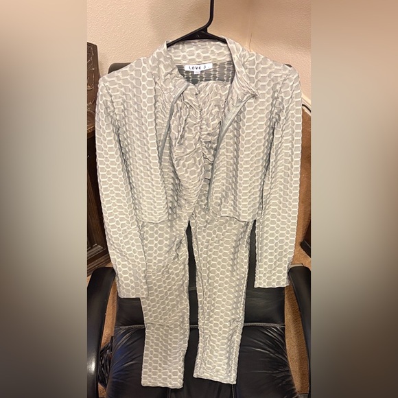 Love J Light Gray slight metallic Honeycomb two piece athletic wear jumpsuit - Picture 6 of 7